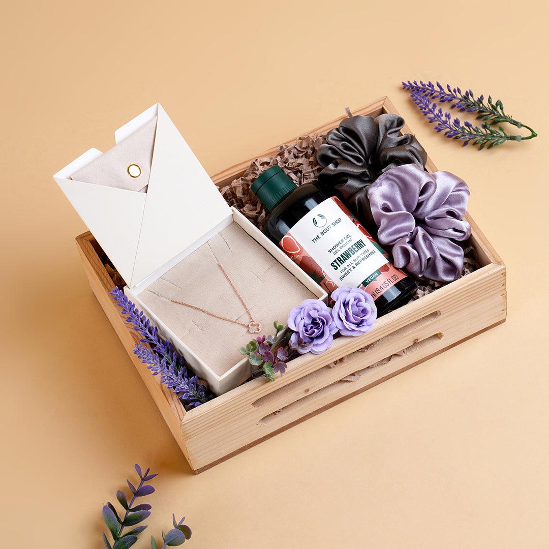 Personalized Gift Hamper