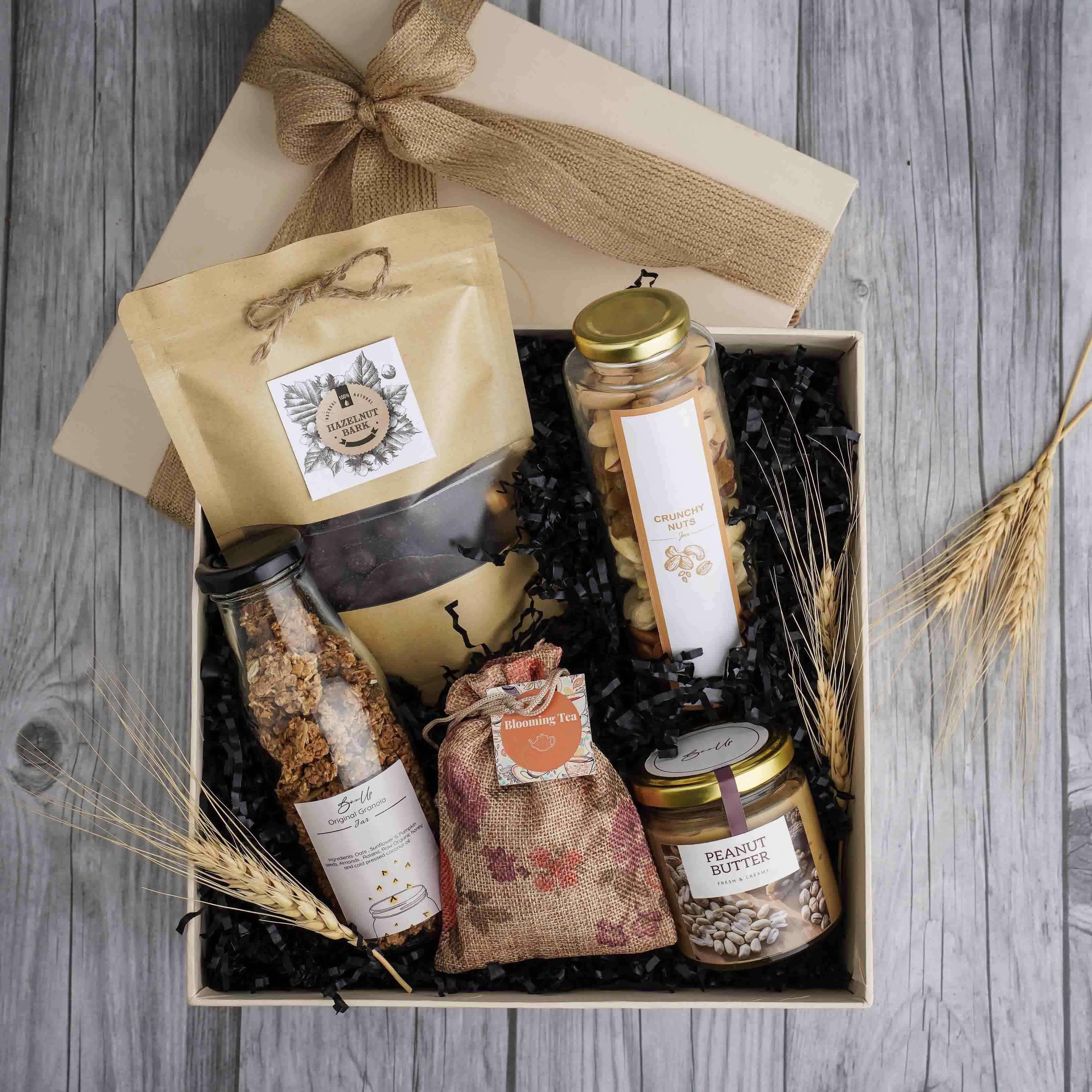 Buy Food Connoisseur's Delight Box Online BoxUp Luxury Gifting