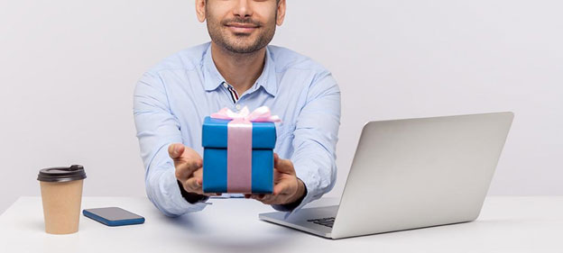 Recomment Gift 15+ Creative Referral Gifts to Show Appreciation to Your Employees ...