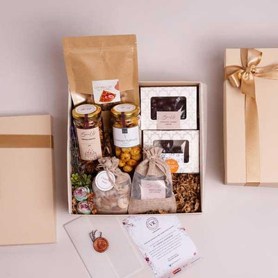 V & R Hamper