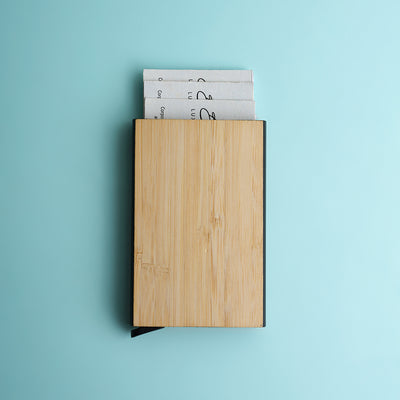 Card holder – Yien