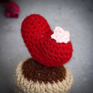 Crochet keepsake - Heart in a planter