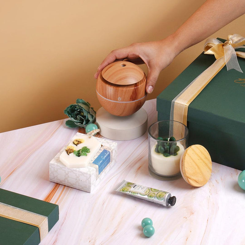 Buy Evergreen Warmth Gift Box Online At Best Prices BoxUp Luxury Gifting Buy Evergreen Warmth Gift Box Online At Best Prices BoxUp Luxury Gifting
