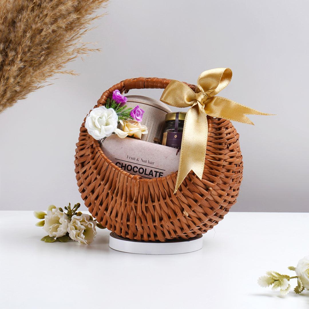 Bountiful bundle hamper