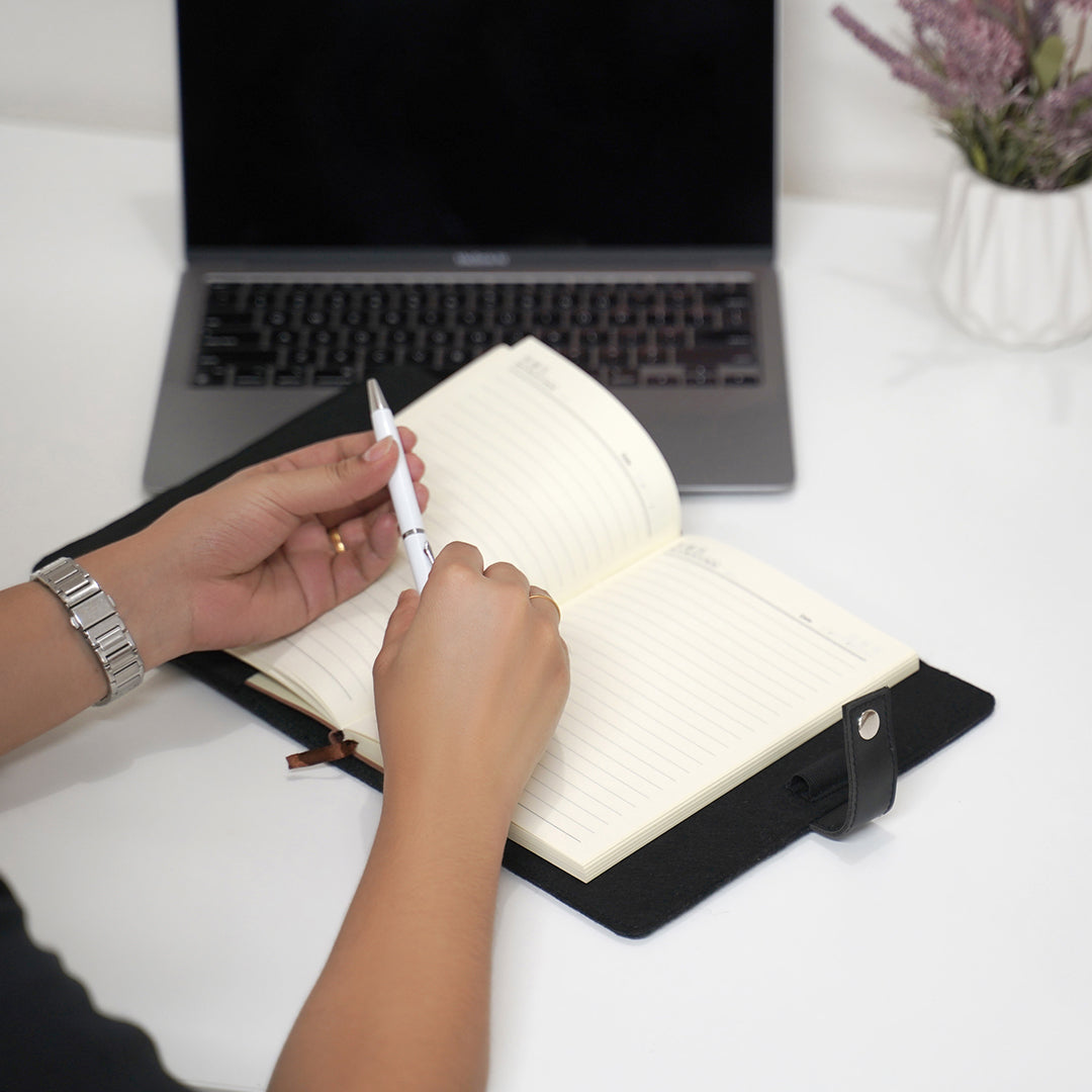 Notebook holder - felt