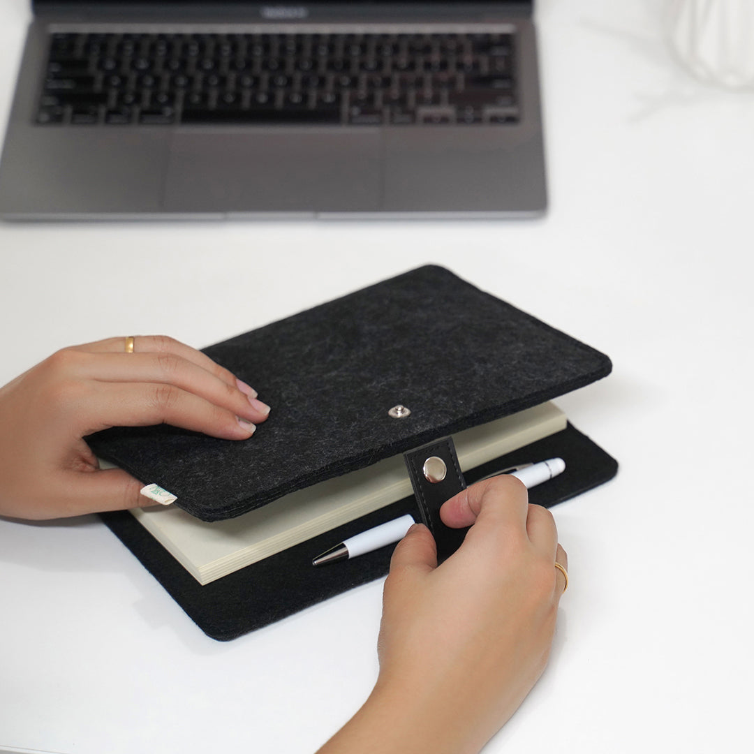 Notebook holder - felt