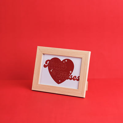 Photo frame – Hugs & Kisses