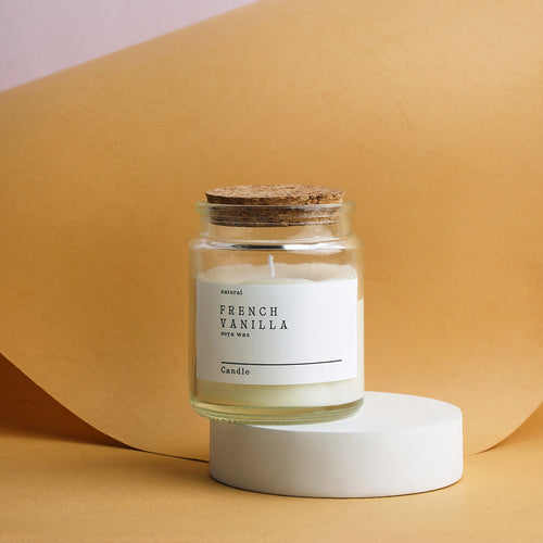 Scented candle with cork lid