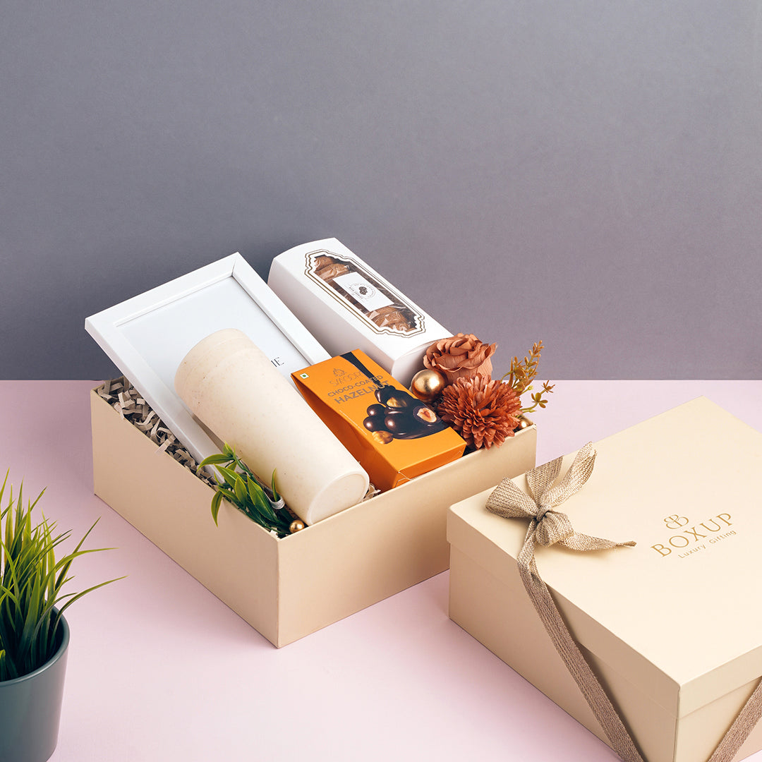 Out Of The Hat Surprise Gift Box