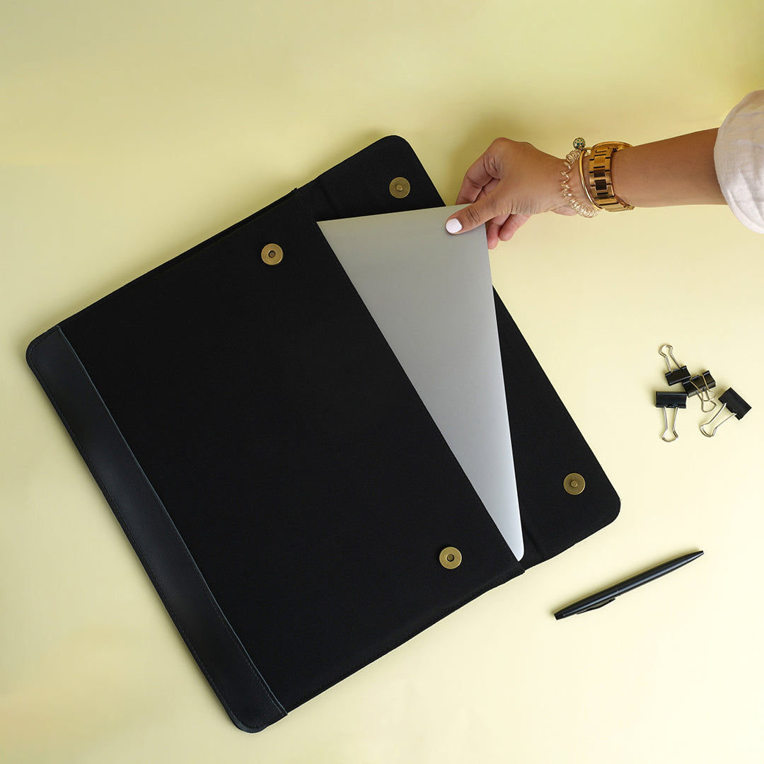 Daily Care- Laptop Sleeve