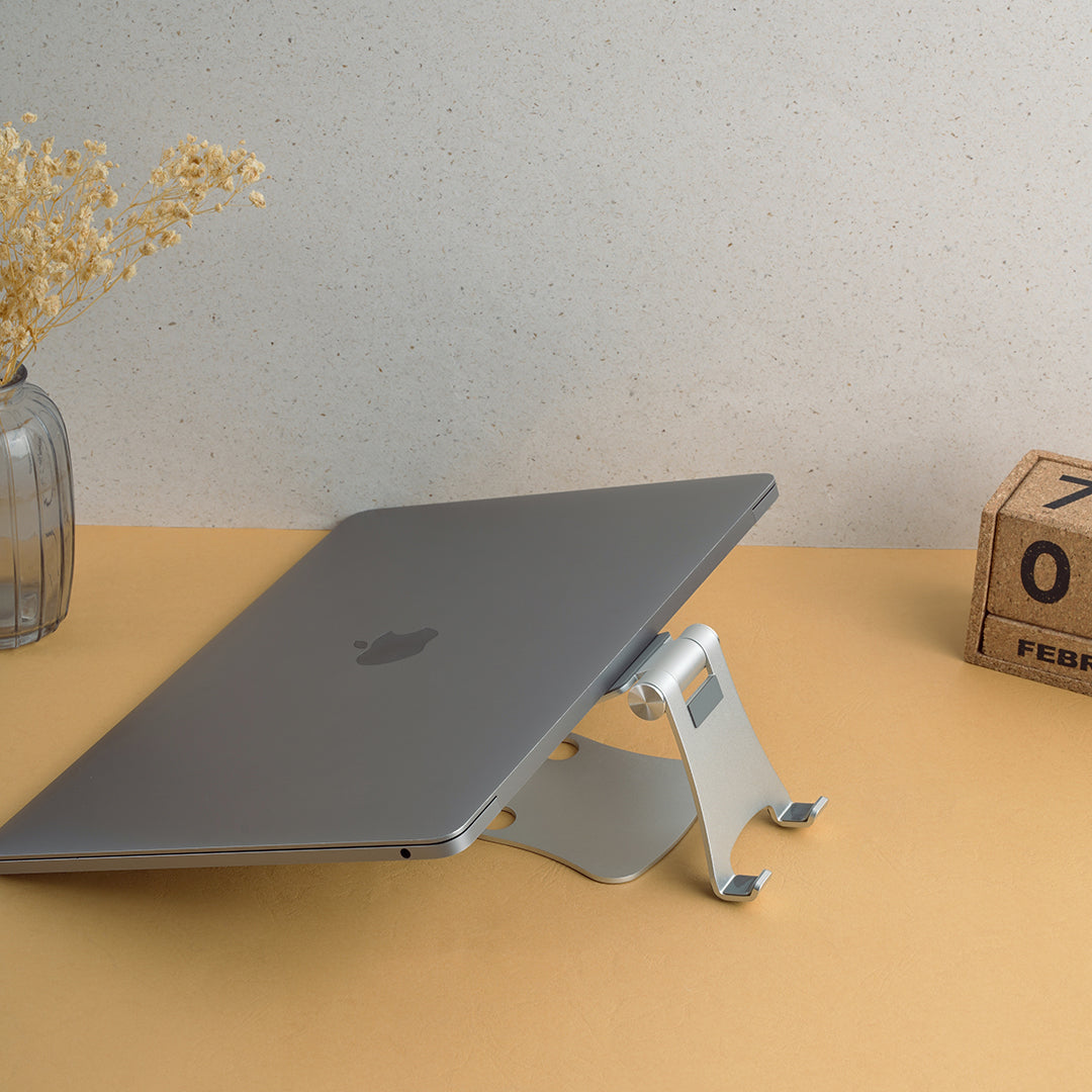 Eleviq – Steel Mobile Stand