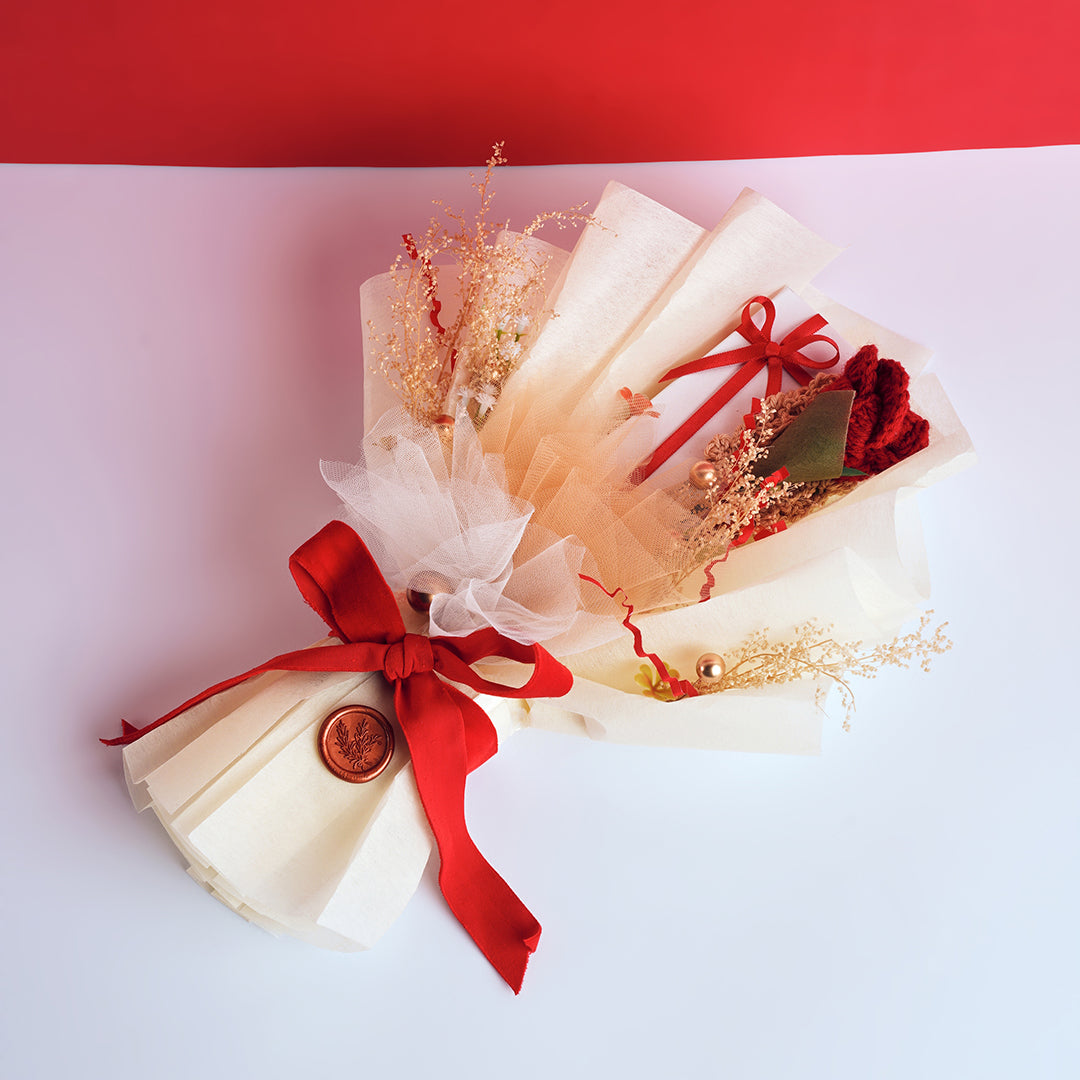 Crochet bouquet with sensation chocolate box