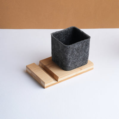 Felt pen stand