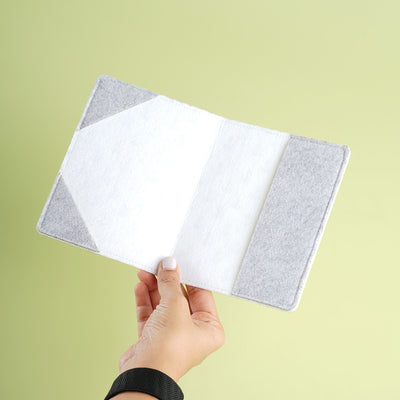 Lira Felt Passport Pouch