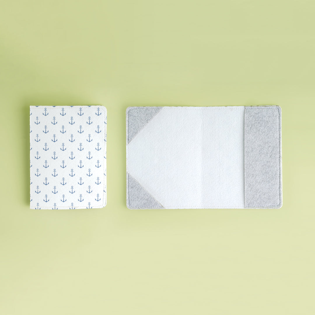 Lira Felt Passport Pouch