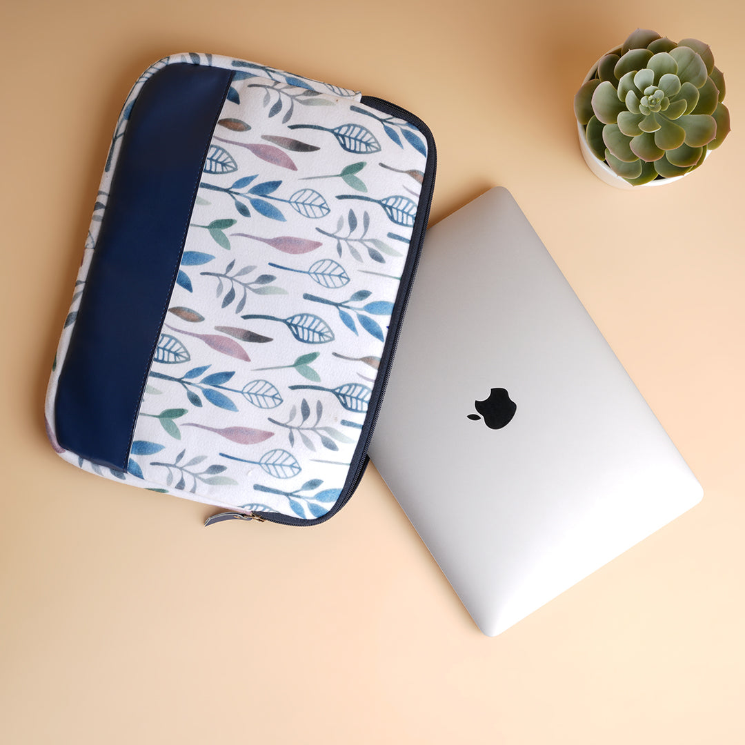 Elva felt Pouch