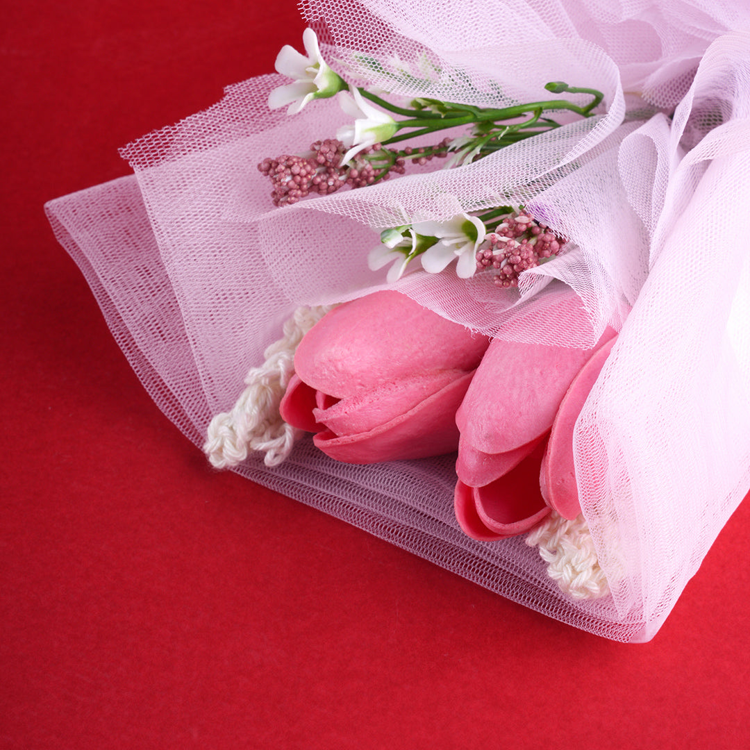 The Tulip Wishes Raksha Bandhan bouquet