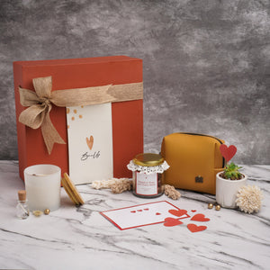 A Thinker’s Delight Gift Box - BoxUp Luxury Gifting 