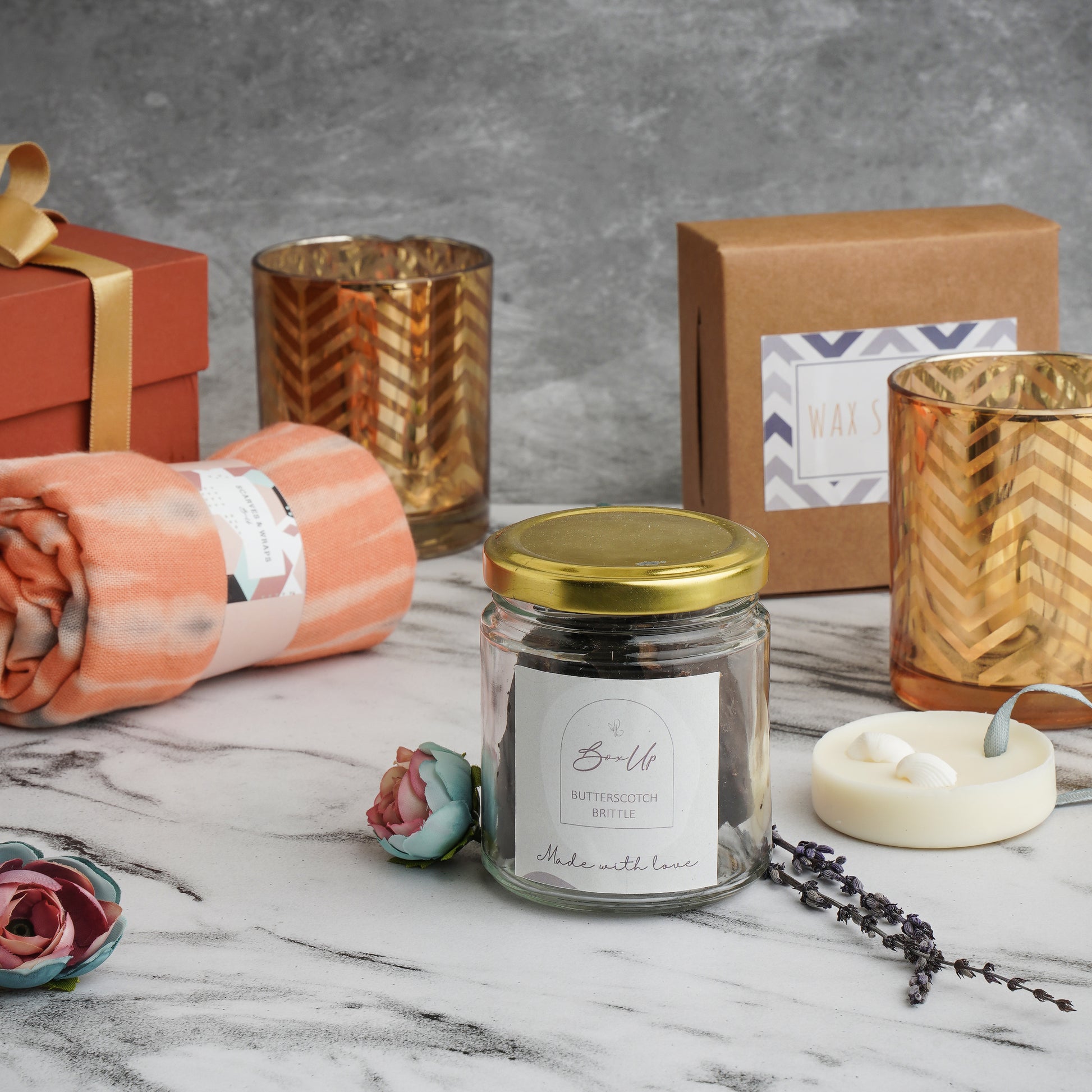 Buy Aesthetic Delight Gift Box Online – BoxUp Luxury Gifting